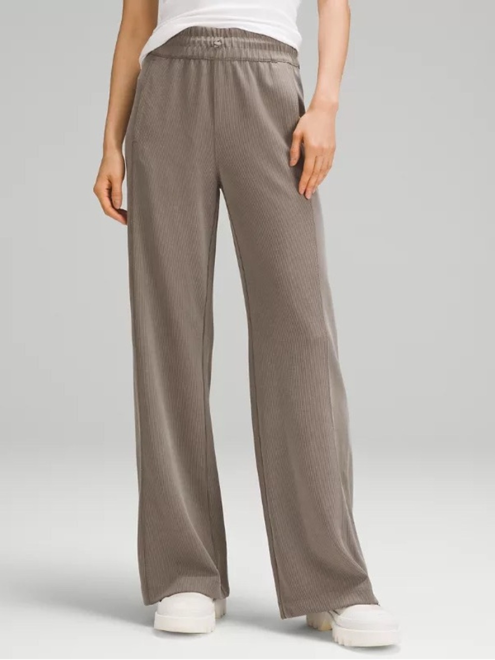 Ribbed Mid-Rise Pant